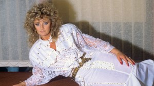 Bonnie Tyler’s Signature Hit Gets Emotional Choral Sendoff at Singer’s Funeral