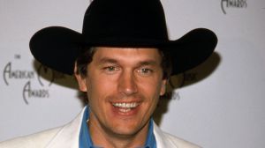 40 Years Ago Today, George Strait Was at No. 1 With a Song Originally Recorded by Keith Whitley