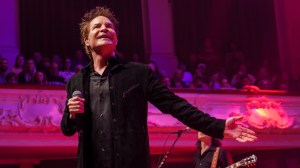 Pat Monahan’s 14-Year-Old Son Wows Nashville Crowd During Dad’s Train Concert