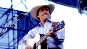 On This Day in 1982, George Strait Notched His First No. 1 With a Song Recorded for the Movie That Gave Him His Big Screen Debut