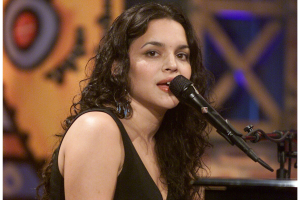 5 Songs From the Early 2000s That Feel Like Cooking in the Kitchen With Your Mom as a Kid