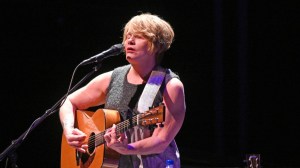 3 Folk Voices From the 90s You Can Probably Recognize (Even if You Can’t Name Them)
