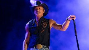 33 Years Into His Career, Tim McGraw Finally Plays Fenway Park—and Reveals the One Way He “Beat” His Dad