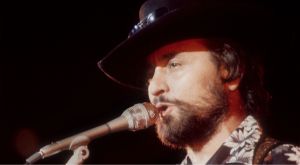 13 Years Ago Today, Country Music Said Goodbye to a Revolutionary Outlaw and One-Third of a Famed Sibling Trio