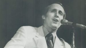 12 Years Ago Today, Country Music Lost the Singer Who Left Pop Behind and Became a Grand Ole Opry Mainstay