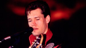 40 Years Ago Today, Randy Travis Was at No. 1 With the Album That Set the Stage for Garth Brooks, Alan Jackson, and the 90s Country Boom