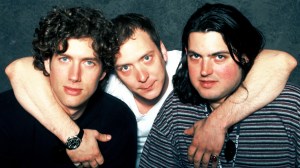 3 Rock Songs From 1995 You Heard While Shopping at the Mall With Your Friends