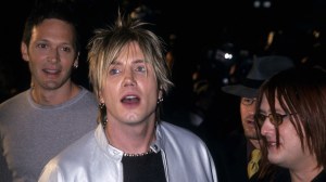3 Rock Songs From 1995 You Heard While Shopping at the Mall With Your Friends