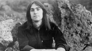 3 Folk Rock Songs From the 1970s That Made Falling in Love Feel Somehow Religious