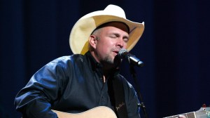 19 Years Ago Today, Garth Brooks Made Country Music History With a Single That Almost Went to Carrie Underwood