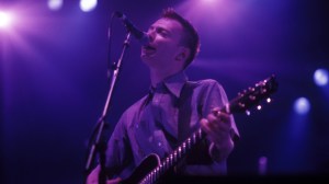 3 Classic Singles From the 1990s That Still Have a Fresh Sound Decades Later