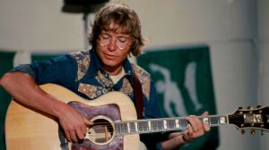 51 Years Ago Today, John Denver Was at No. 1 With This Heartfelt Apology to His First Wife