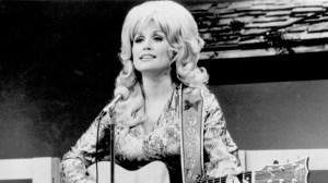 3 Country Songs From 1974 That Every 70s Kid Still Knows Today