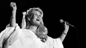 Remember When Lynn Anderson’s Mother Wrote What Became Her First Big Hit in 1967?