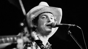 6 Years Ago Today, We Lost the Outlaw Country Legend Whose Songs Were Covered by Bob Dylan, Willie Nelson, and the Nitty Gritty Dirt Band