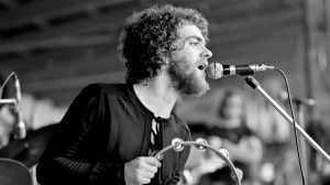 3 Folk Rock Songs From 1973 That Hinted That the 1970s Were About To Explode