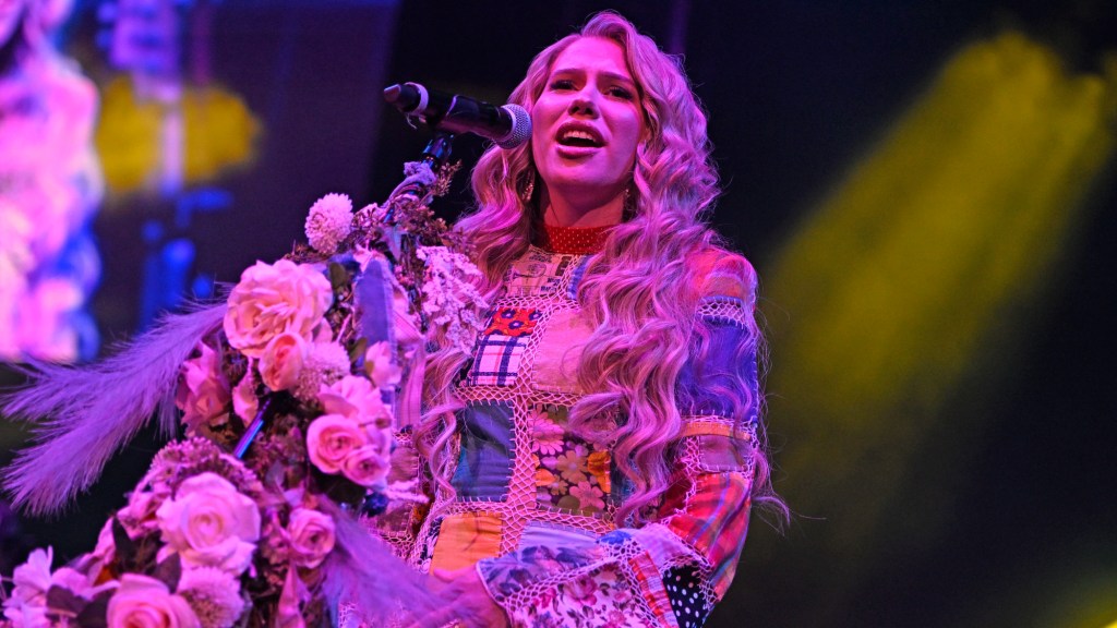 ‘American Idol’ Winner Once Compared to Dolly Parton Delivers a Fitting Tribute to the Late Country Legend