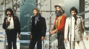 3 AM Radio Country Songs From the 1980s That Every Small Town Seemed to Know