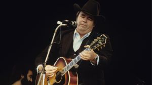 27 Years Ago Today, We Lost the Songwriter Who Penned Hits for Elvis Presley and John Denver and Whose Mother Co-Wrote “Heartbreak Hotel”