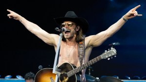 Warren Zeiders Leaves Fan Stunned After Exposing Scammer Pretending to Be Him 