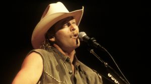 28 Years Ago Today, Alan Jackson Released the Frothy Love Song That Became His 16th No. 1 Hit