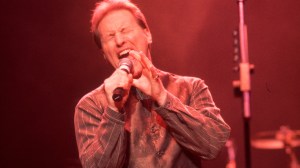 The Writer of This Early Collin Raye Hit Was Told It Was a “Terrible Song”