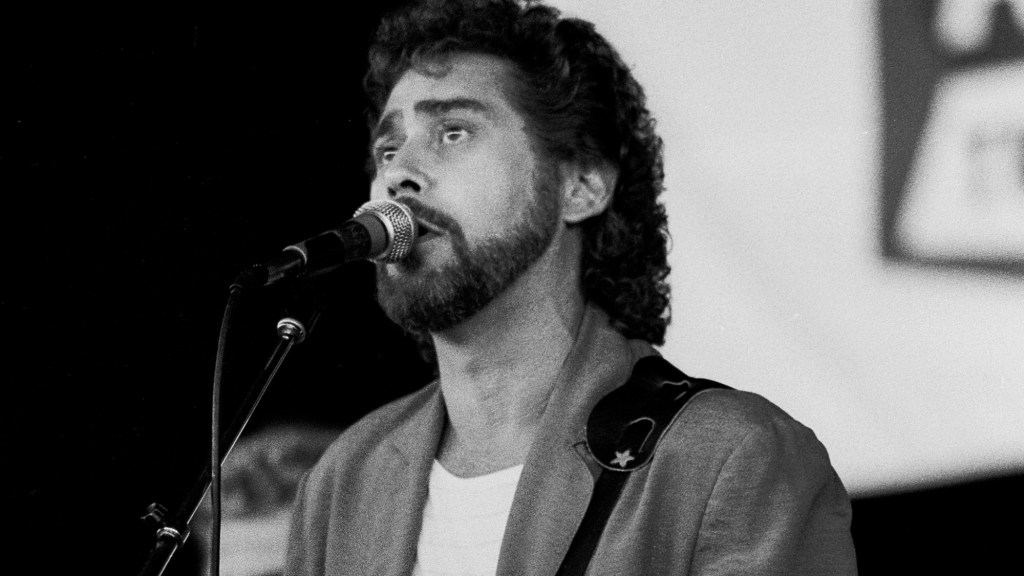 3 Earl Thomas Conley Songs From the 1980s That Still Sound Incredible Today