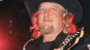 Revisiting John Anderson’s Final Album He Wrote After Flatlining Three Times During Critical Surgery