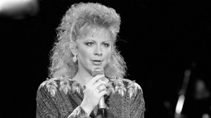 3 Country Songs From 1983 That Still Break My Heart Today